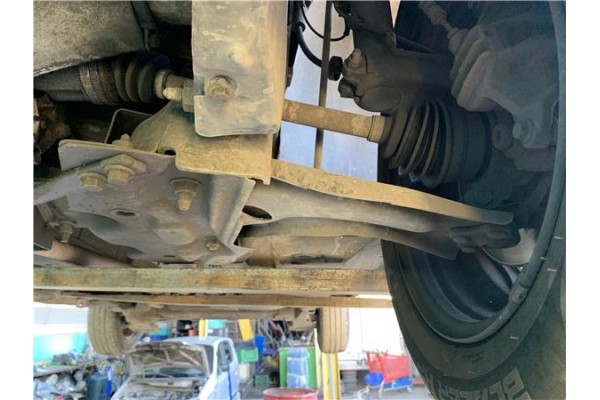 Recambio de brazo suspension delantero izquierdo para peugeot 207 1.4 referencia OEM IAM 3520R7  