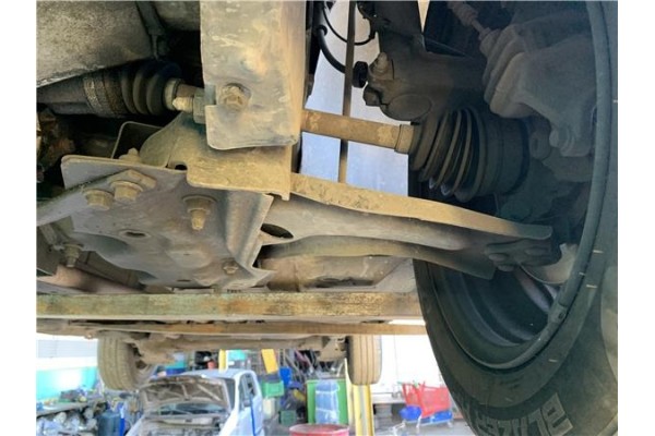 Recambio de brazo suspension delantero izquierdo para peugeot 207 1.4 referencia OEM IAM 3520R7  