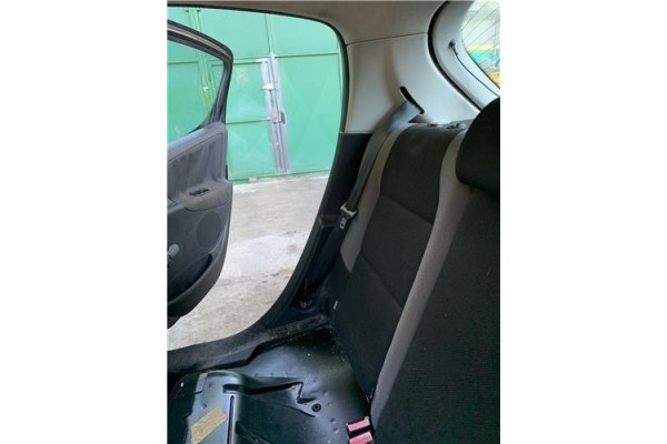 Recambio de cinturon seguridad trasero derecho para peugeot 207 1.4 referencia OEM IAM 8975X4  