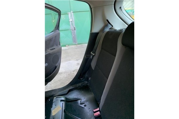 Recambio de cinturon seguridad trasero derecho para peugeot 207 1.4 referencia OEM IAM 8975X4  