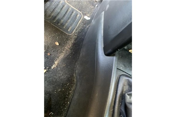 Recambio de consola para peugeot 207 1.4 referencia OEM IAM 7589EV 7591Z1 