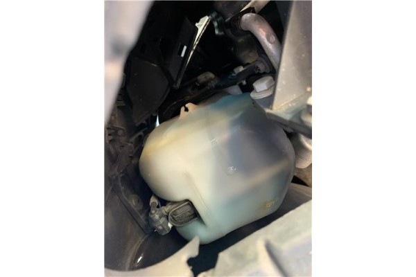 Recambio de deposito limpiaparabrisas para peugeot 207 1.4 referencia OEM IAM 6431F3  