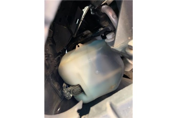 Recambio de deposito limpiaparabrisas para peugeot 207 1.4 referencia OEM IAM 6431F3  