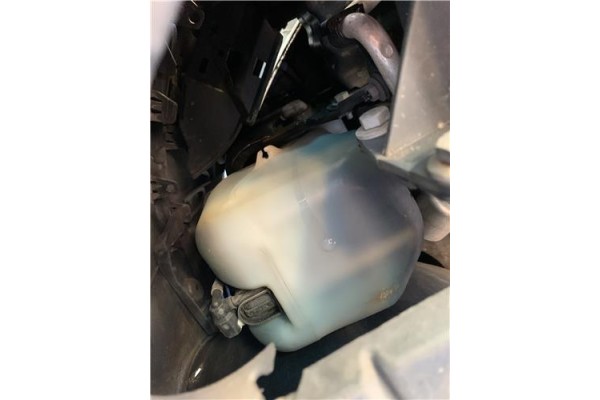 Recambio de deposito limpiaparabrisas para peugeot 207 1.4 referencia OEM IAM 6431F3  