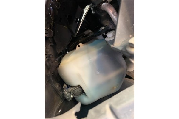 Recambio de deposito limpiaparabrisas para peugeot 207 1.4 referencia OEM IAM 6431F3  