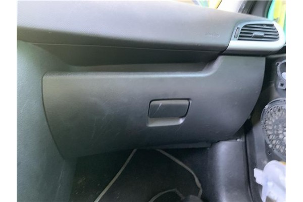 Recambio de guantera salpicadero para peugeot 207 1.4 referencia OEM IAM 8218WG 8218RP 