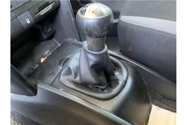 Recambio de palanca de cambio para peugeot 207 1.4 referencia OEM IAM 2400CL  