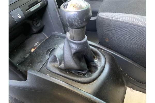 Recambio de palanca de cambio para peugeot 207 1.4 referencia OEM IAM 2400CL  