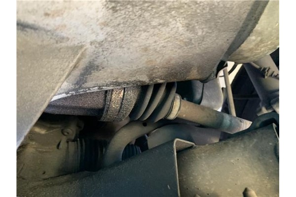 Recambio de palier delantero derecho para peugeot 207 1.4 referencia OEM IAM 3273KJ  