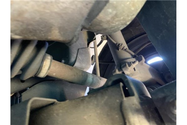 Recambio de palier delantero derecho para peugeot 207 1.4 referencia OEM IAM 3273KJ  