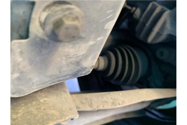 Recambio de palier delantero izquierdo para peugeot 207 1.4 referencia OEM IAM 3272KW  