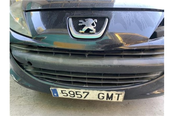 Recambio de paragolpes delantero para peugeot 207 1.4 referencia OEM IAM 7401EN  
