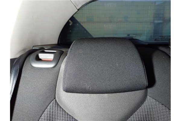 Recambio de reposacabezas asiento trasero derecho para peugeot 308 1.6 hdi referencia OEM IAM   