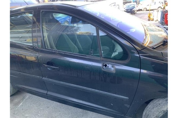 Recambio de puerta delantero derecha para peugeot 207 1.4 referencia OEM IAM 9004X8  