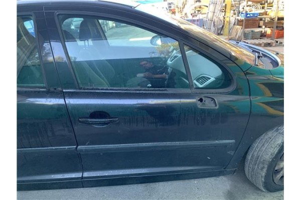 Recambio de puerta delantero derecha para peugeot 207 1.4 referencia OEM IAM 9004X8  