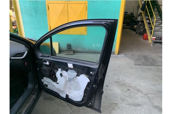 Recambio de puerta delantero derecha para peugeot 207 1.4 referencia OEM IAM 9004X8  