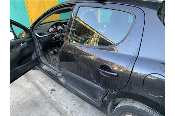 Recambio de puerta trasero izquierda para peugeot 207 1.4 referencia OEM IAM 9006N2  