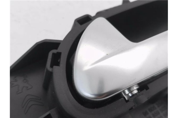 Recambio de manilla int. puerta trasero izquierda para citroen c4 grand picasso/spacetourer 1.6 attraction referencia OEM IAM 96