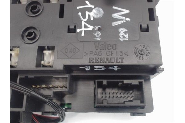 Recambio de mando limpiaparabrisas para renault scenic ii (jm) referencia OEM IAM 7701069597  