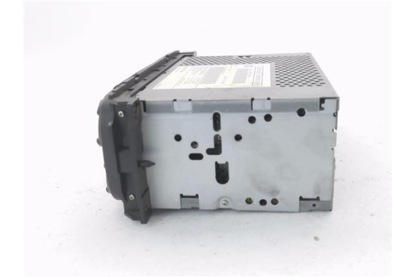 Recambio de autoradio para jeep cherokee (kj) 2.5 crd básico referencia OEM IAM MU9CY24G 17719D 