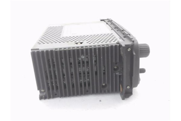 Recambio de autoradio para jeep cherokee (kj) 2.5 crd básico referencia OEM IAM MU9CY24G 17719D 