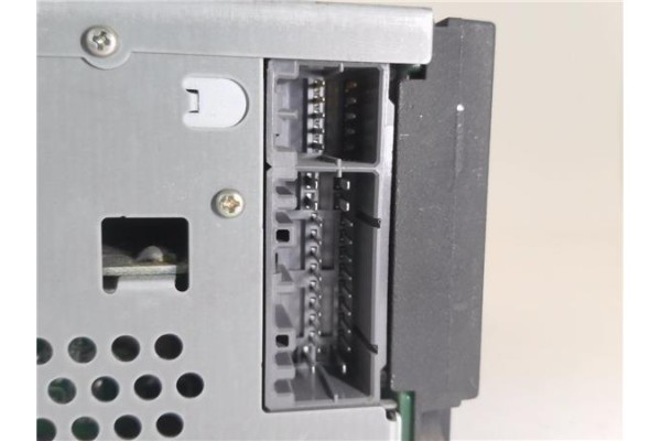 Recambio de autoradio para jeep cherokee (kj) 2.5 crd básico referencia OEM IAM MU9CY24G 17719D 