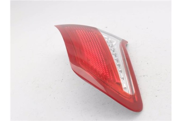 Recambio de piloto porton trasero derecho para citroen c4 berlina 1.6 attraction referencia OEM IAM 9672155480  