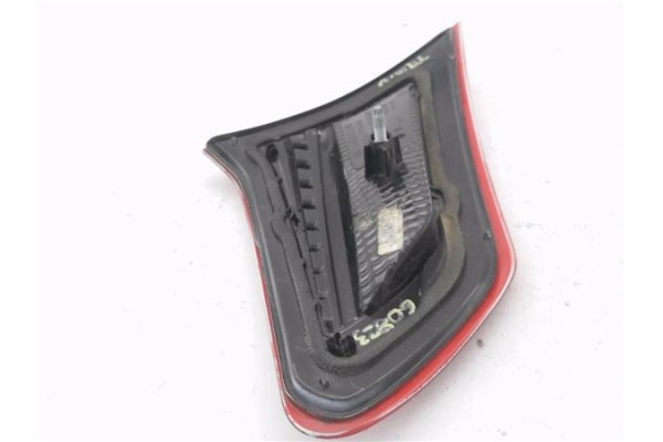 Recambio de piloto porton trasero derecho para citroen c4 berlina 1.6 attraction referencia OEM IAM 9672155480  