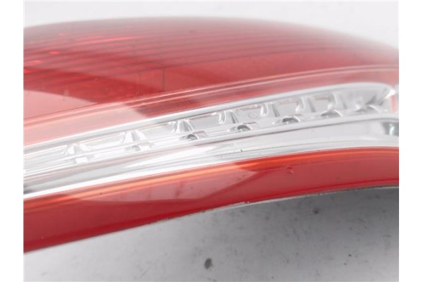 Recambio de piloto porton trasero derecho para citroen c4 berlina 1.6 attraction referencia OEM IAM 9672155480  