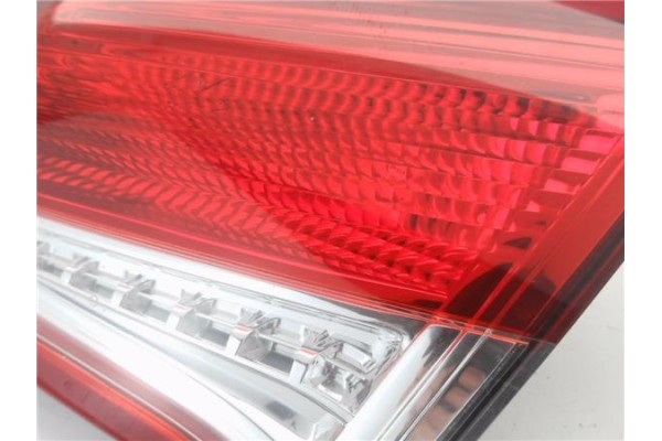 Recambio de piloto porton trasero derecho para citroen c4 berlina 1.6 attraction referencia OEM IAM 9672155480  