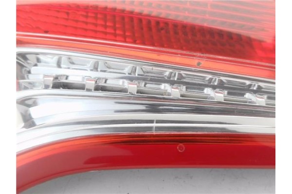 Recambio de piloto porton trasero izquierdo para citroen c4 berlina 1.6 attraction referencia OEM IAM 9672155880  