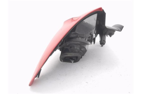 Recambio de piloto trasero derecho para citroen c4 berlina 1.6 attraction referencia OEM IAM 9687311980  