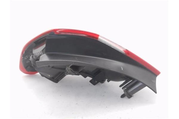 Recambio de piloto trasero derecho para citroen c4 berlina 1.6 attraction referencia OEM IAM 9687311980  