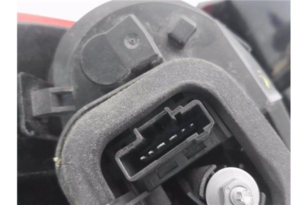 Recambio de piloto trasero derecho para citroen c4 berlina 1.6 attraction referencia OEM IAM 9687311980  