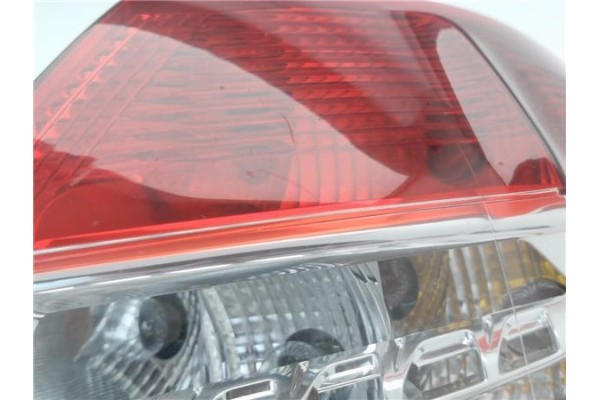 Recambio de piloto trasero derecho para citroen c4 berlina 1.6 attraction referencia OEM IAM 9687311980  