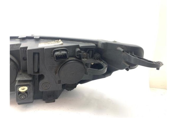 Recambio de faro delantero dcho para citroen c4 berlina 1.6 attraction referencia OEM IAM 9687304480C0 03C11T1 