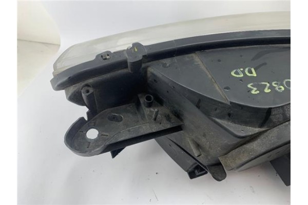 Recambio de faro delantero dcho para citroen c4 berlina 1.6 attraction referencia OEM IAM 9687304480C0 03C11T1 