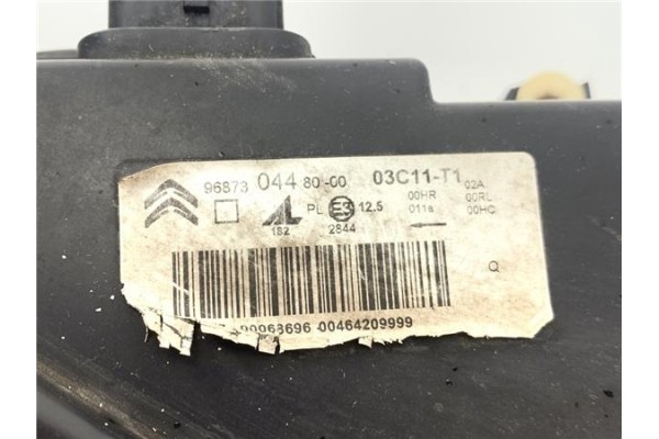 Recambio de faro delantero dcho para citroen c4 berlina 1.6 attraction referencia OEM IAM 9687304480C0 03C11T1 