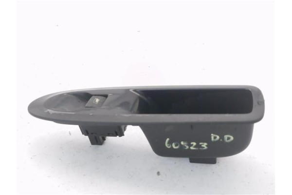 Recambio de mando elevalunas trasero derecho para citroen c4 berlina 1.6 attraction referencia OEM IAM 9670298277 96657926XT 