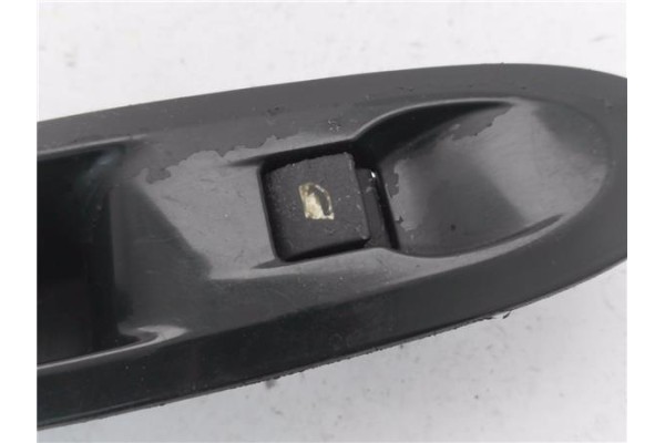 Recambio de mando elevalunas trasero derecho para citroen c4 berlina 1.6 attraction referencia OEM IAM 9670298277 96657926XT 