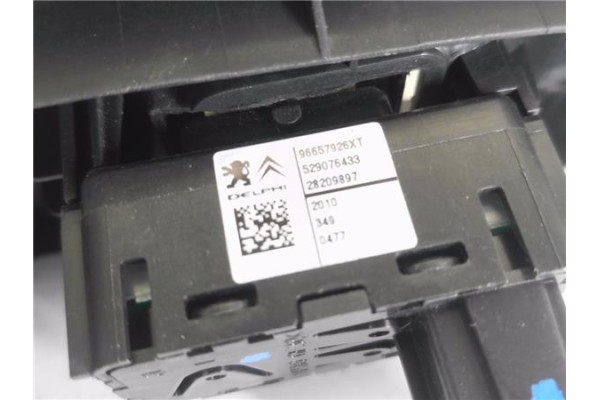 Recambio de mando elevalunas trasero izquierdo para citroen c4 berlina 1.6 attraction referencia OEM IAM 9670298277 96657926XT 