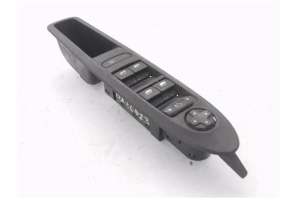 Recambio de mando elevalunas delantero izquierdo para citroen c4 berlina 1.6 attraction referencia OEM IAM 96657050ZD 30170381 