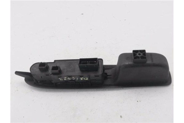 Recambio de mando elevalunas delantero izquierdo para citroen c4 berlina 1.6 attraction referencia OEM IAM 96657050ZD 30170381 