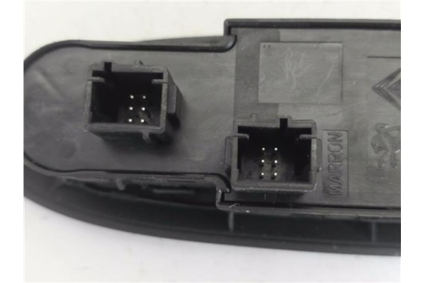 Recambio de mando elevalunas delantero izquierdo para citroen c4 berlina 1.6 attraction referencia OEM IAM 96657050ZD 30170381 