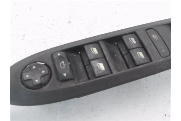 Recambio de mando elevalunas delantero izquierdo para citroen c4 berlina 1.6 attraction referencia OEM IAM 96657050ZD 30170381 