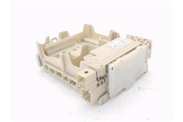 Recambio de caja fusibles/rele para citroen c1 1.0 city edition referencia OEM IAM 827300H030A  