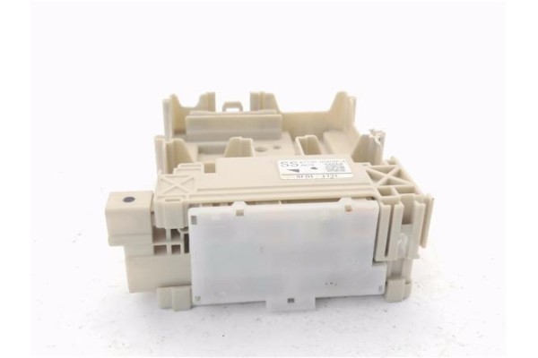 Recambio de caja fusibles/rele para citroen c1 1.0 city edition referencia OEM IAM 827300H030A  