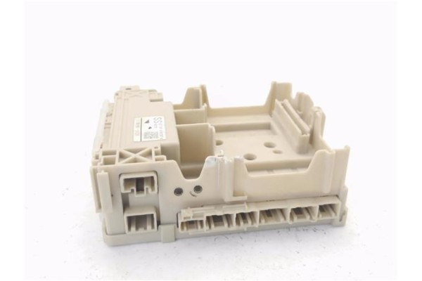 Recambio de caja fusibles/rele para citroen c1 1.0 city edition referencia OEM IAM 827300H030A  