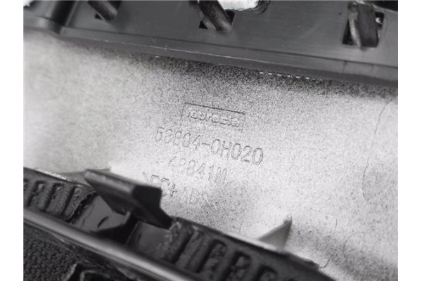 Recambio de embellecedor palanca cambio para citroen c1 1.0 city edition referencia OEM IAM 588040H020  