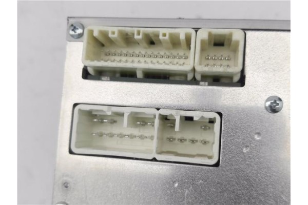 Recambio de autoradio para citroen c1 1.0 city edition referencia OEM IAM 86140YV010  